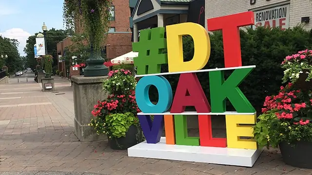 Downtown Oakville Shopping